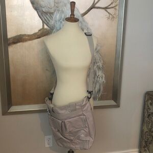 Adidas Unisex Original Utility 2.0 Tote Crossbody Bag Purse Messenger Wonder Bei